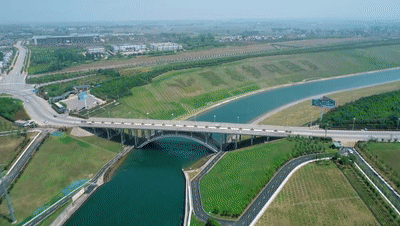 63756598571645-08.gif undefined